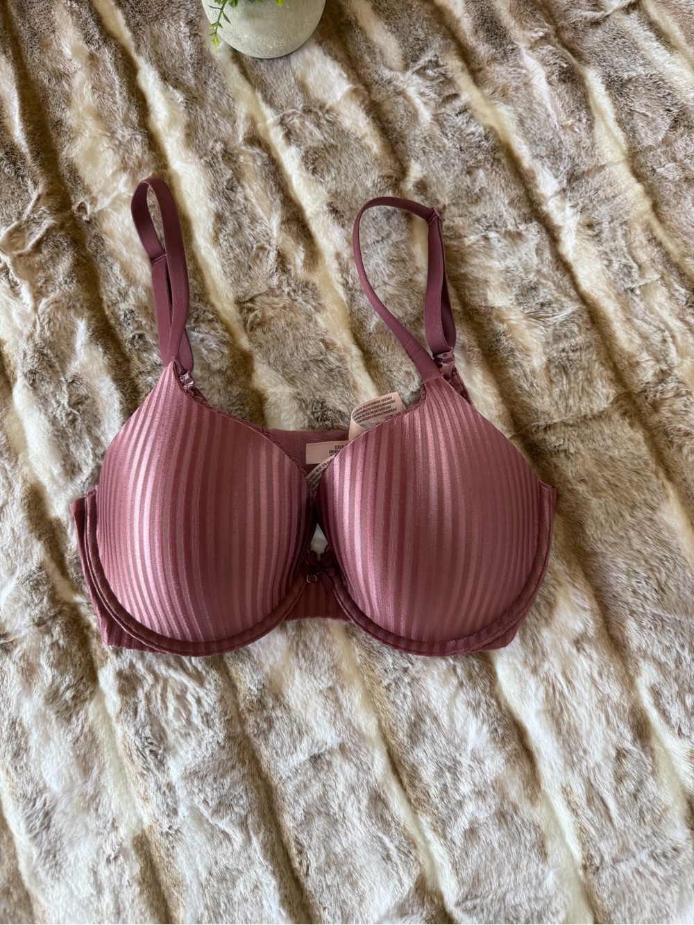 Victoria's Secret Rose Mauve T-Shirt Bra with Subtle Stripe